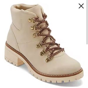 St. John's Bay Womens Lakeline Block Heel Booties